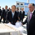 Пешвои миллат Эмомалӣ Раҳмон дар шаҳри Истиқлол марҳилаи дуюми корхонаи металлургии ҶДММ «Ширкати кӯҳии Тоҷикистону Чин»-ро ифтитоҳ намуданд